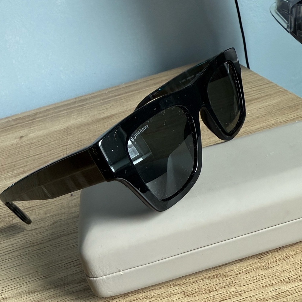 Burberry Black Sunglasses